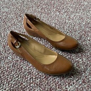 Women’s wedge slip on shoes